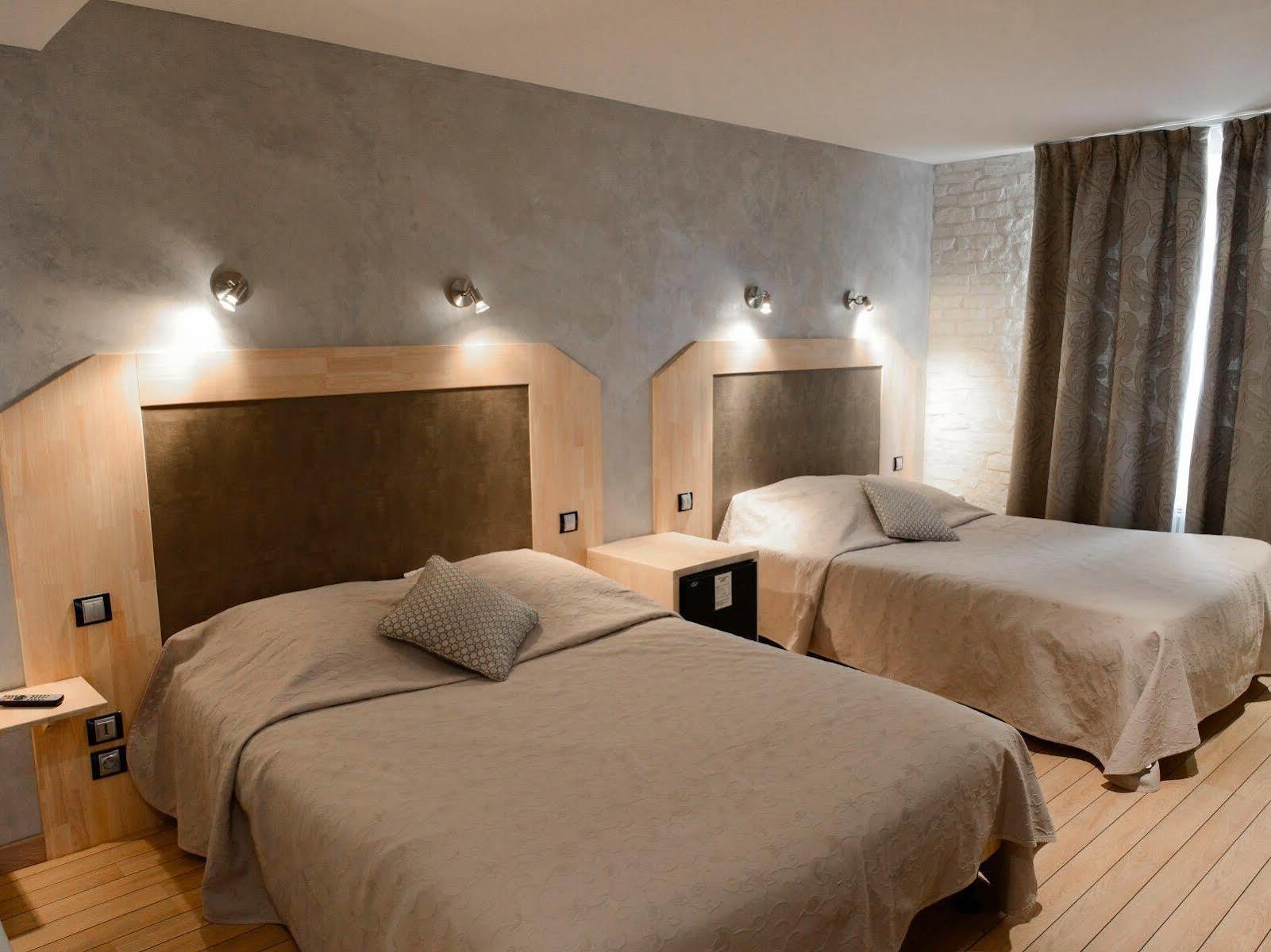 La Glycine Hotel, Spa Et Bien-Etre Бенувіль Екстер'єр фото